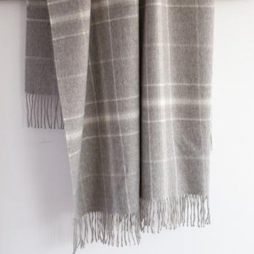 Longford Plaid Gray with Ivory